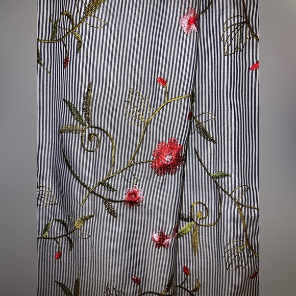 BCBG | Blue & White Striped Dress with floral embroidery SMALL NWT - Picture 3 of 5